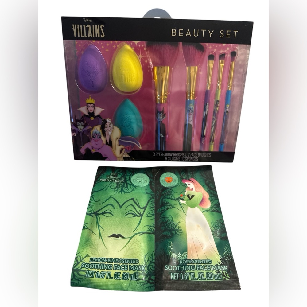 Disney Villains Beauty Set Brushes and 2Pack Sleeping Beauty Masks Brand New